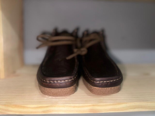 Wallabees Clark’s Size 9