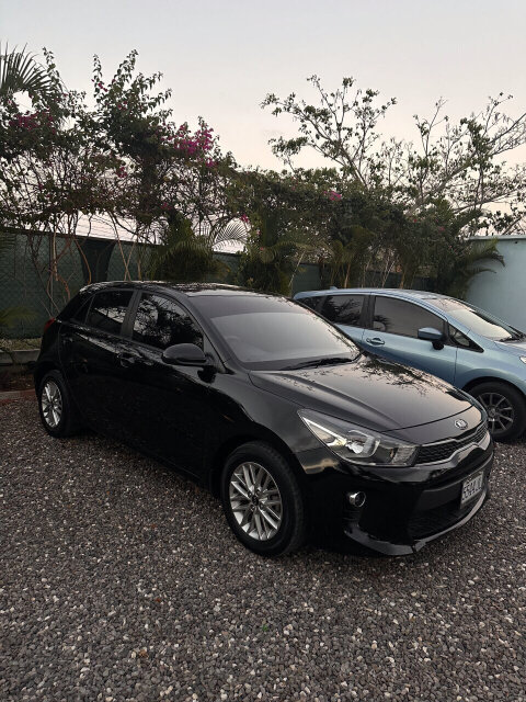 2019 Black Kio Rio Low Mileage