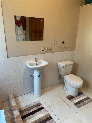 1 Bedroom In A Self Contained Section- May Pen