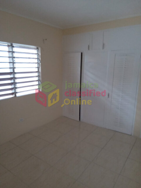1 Bedroom Studio Unit In Leas Flat, Red Hills