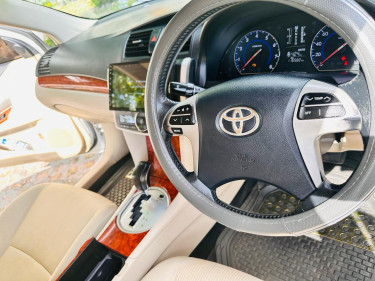 2014 Toyota Premio