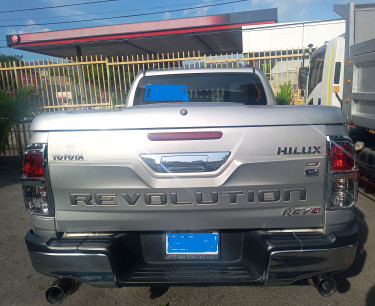 2018 Hilux Revolution 