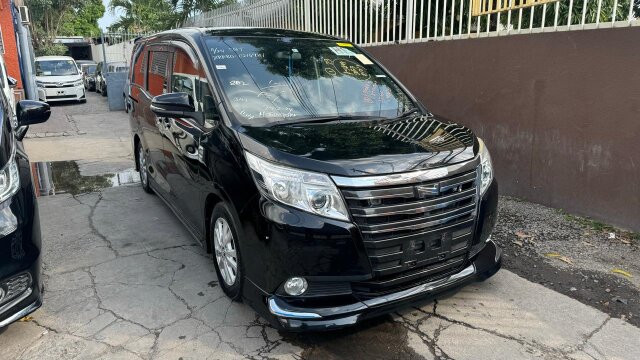 2016 TOYOTA NOAH