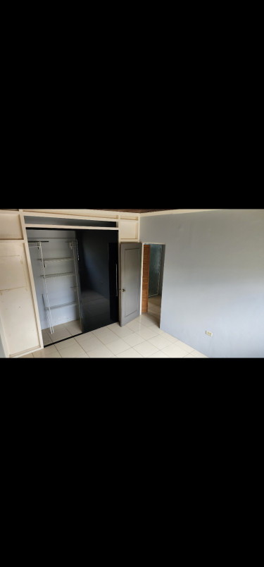 Spacious 1 Bedroom Apartment For Rent