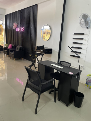 Hairdresser Booths And Nail Stations