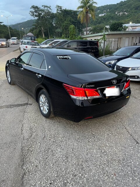 TOYOTA CROWN ROYAL SALOON