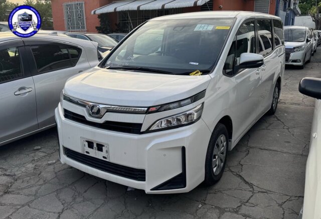 2019 TOYOTA VOXY