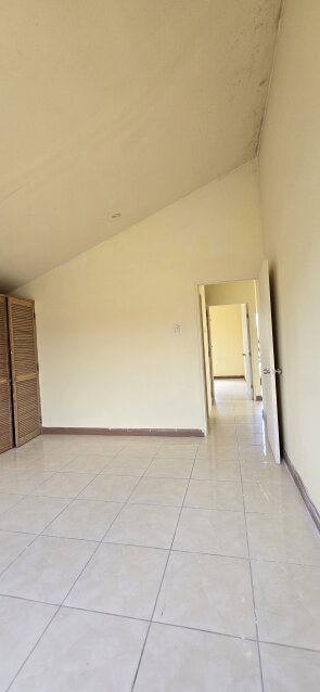 2 Bedrooms, 1 Bathroom For Rent