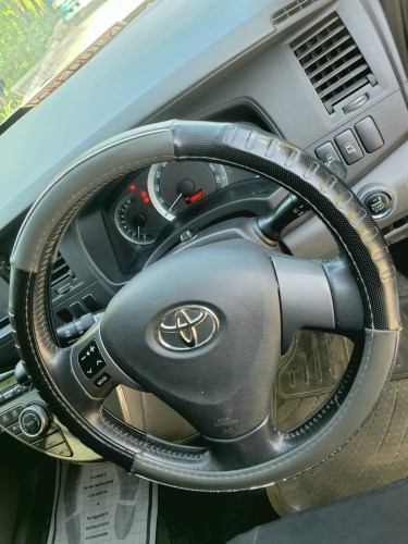 2011 TOYOTA ISIS