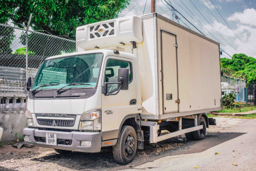 2011 Mitsubishi Fuso Refrigerator 7.5 Ton 