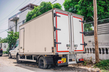 2011 Mitsubishi Fuso Refrigerator 7.5 Ton 