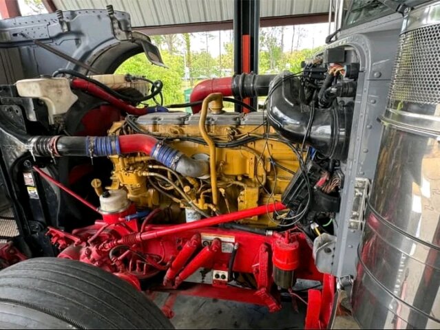 2019 Peterbilt 389 Caterpillar