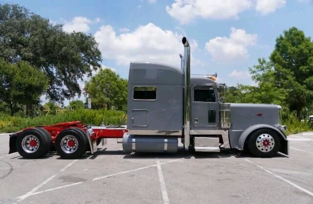 2019 Peterbilt 389 Caterpillar