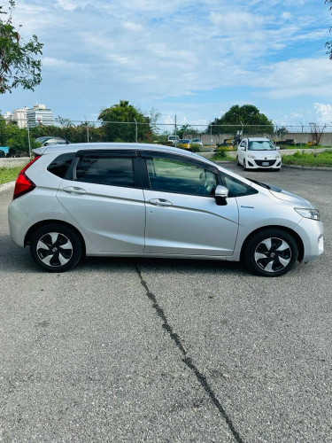  2017 Honda Fit (hybrid)