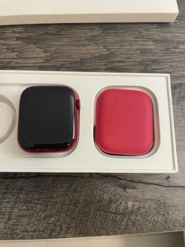 Apple Watch Series 7 - Product Red (45mm)