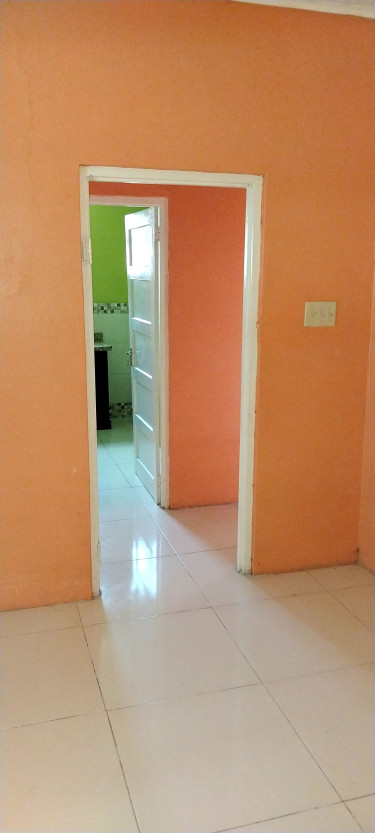 2 Bedrooms 1 Bathroom Living & Veranda 