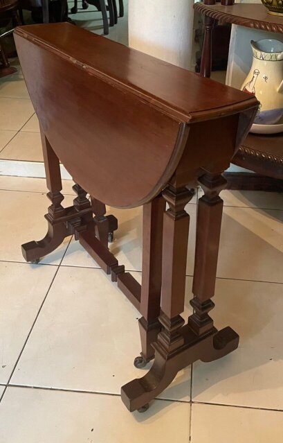 Multi-Functional Mahogany Accent/Entrance Table