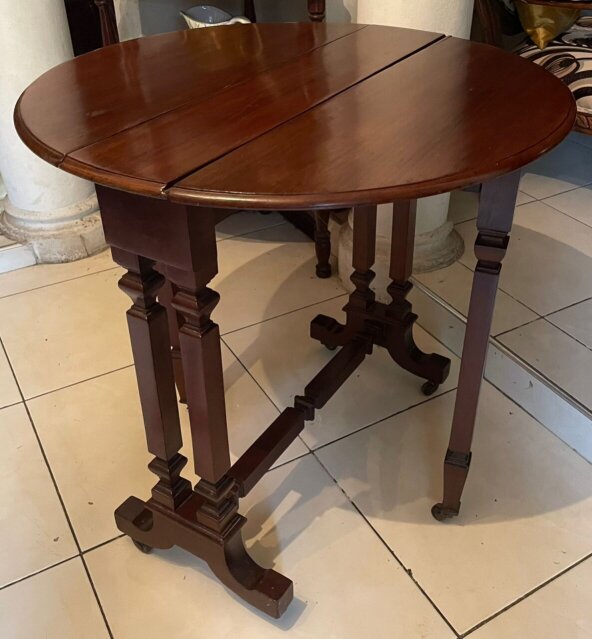 Multi-Functional Mahogany Accent/Entrance Table