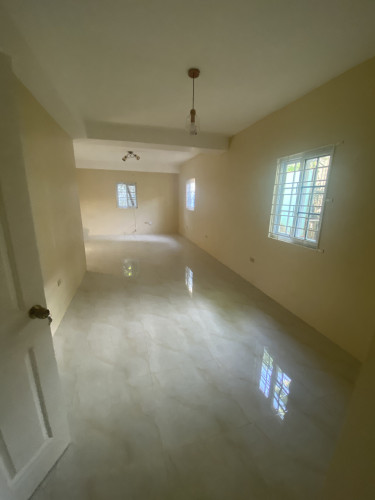 2 Bedroom 2bath Mona Heights 140k Water Included