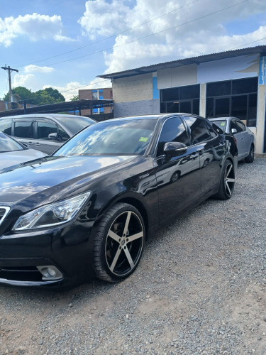 2014 Toyota Crown