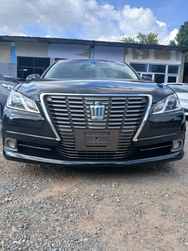 2014 Toyota Crown