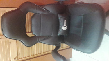 Executive Swivel Office Chair (used Lightly)