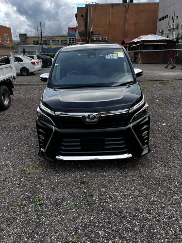 2019 Toyota Voxy Kirameki 