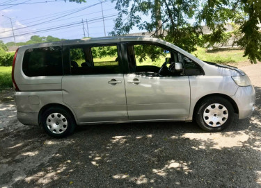 2006 NISSAN SERENA FOR SALE 