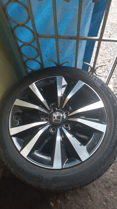 Set Of 17 Rims And Tires.Fairly New 8762921460