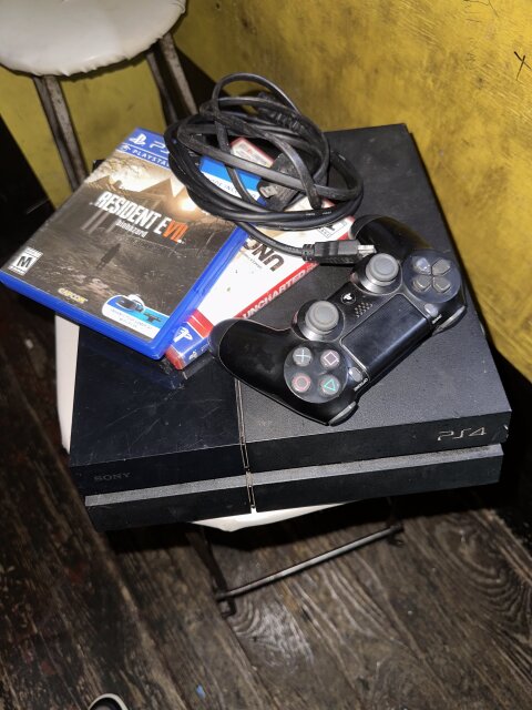 Sony PlayStation 4