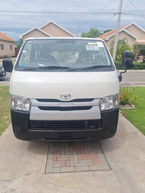 2018 Toyota Hiace Buses Caribbean Estates, Portmore