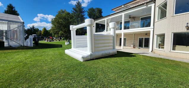 25 White Bounce House For Rent