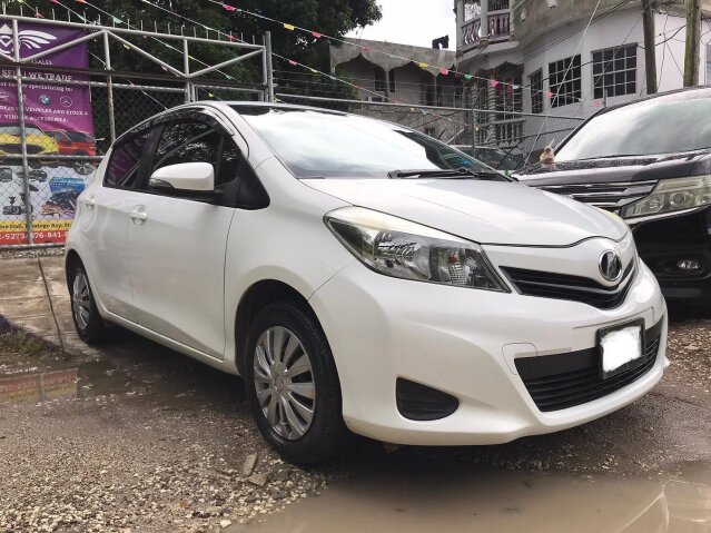 2012 Toyata Vitz