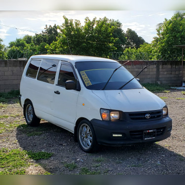 1999 Toyota Noah Townace 3-S 