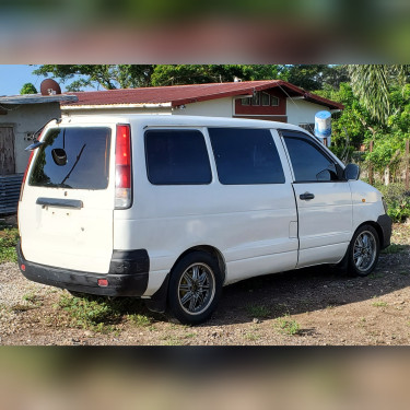 1999 Toyota Noah Townace 3-S 