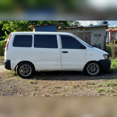 1999 Toyota Noah Townace 3-S 