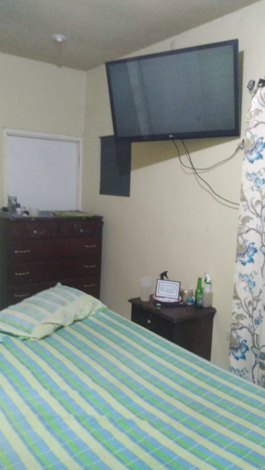 1 Bedroom Furnished & 1 Bathroom Inclusive Light