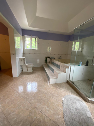 6 Bedroom House For Sale Kingston & St. Andrew,