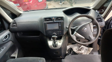 2012 NISSAN SERENA