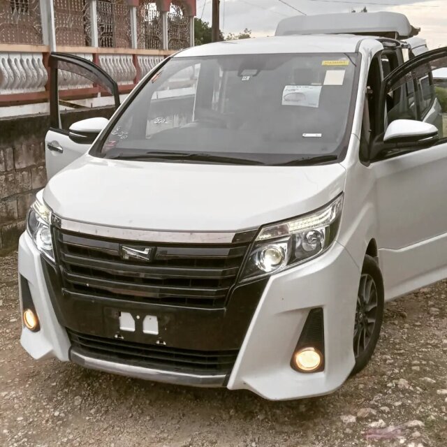 TOYOTA NOAH SI WXB