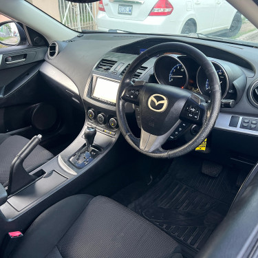 2011 Mazda Axela