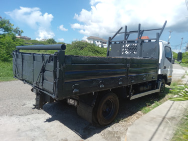 2011 Mitsubishi Cater Tipper 7.5 Ton Truck. Engine