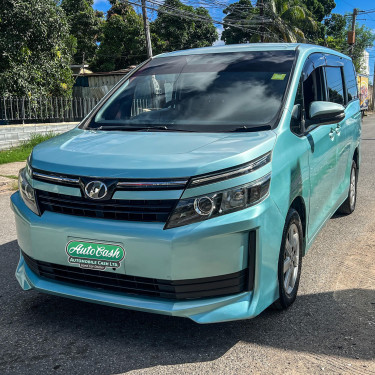 2014 Toyota Voxy