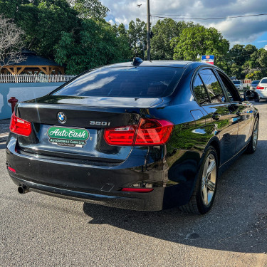 2012 BMW 320I