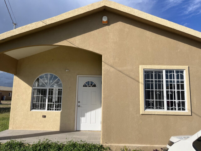 2 Bedroom House In Gated Community