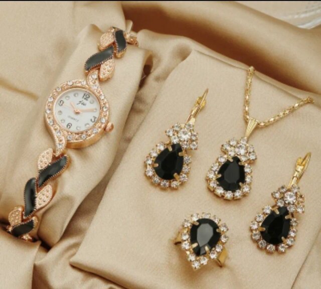 Women Watch Set