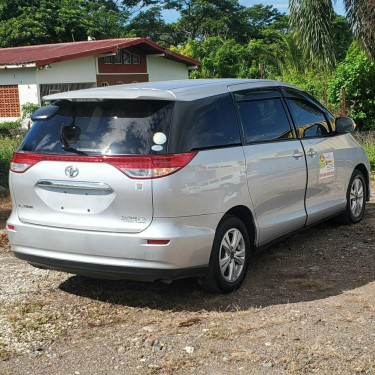 2013 Toyota Estima 