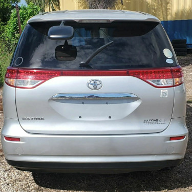 2013 Toyota Estima 