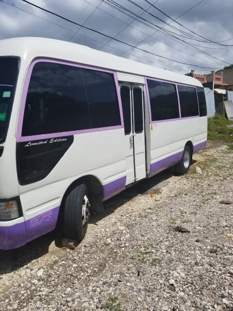 2007 Toyota Coaster  $2.99 Million Negotiable