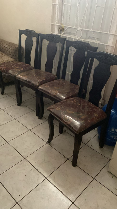 4 Dining Chairs